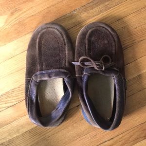 Steger Mukluks moose hide moccasin slippers